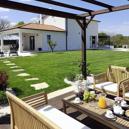 Villa Stare Brajde In Vela Traba - Haus Fuer 6 Personen Pazin