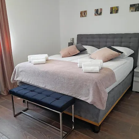 Stare Brajde In Vela Traba - Haus Fuer 6 Personen * 파진