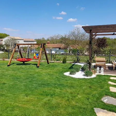 Stare Brajde In Vela Traba - Haus Fuer 6 Personen 빌라 파진