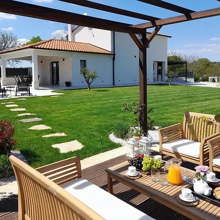 Stare Brajde In Vela Traba - Haus Fuer 6 Personen *