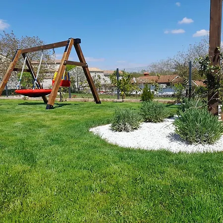 Stare Brajde In Vela Traba - Haus Fuer 6 Personen * 파진